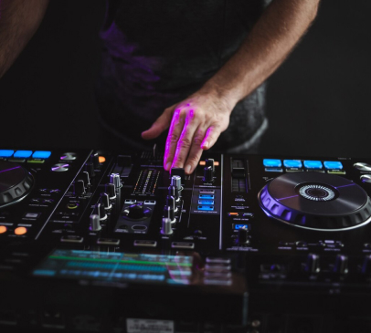 dj à Saint Germain du Puy près de Bourges dans le Cher 18